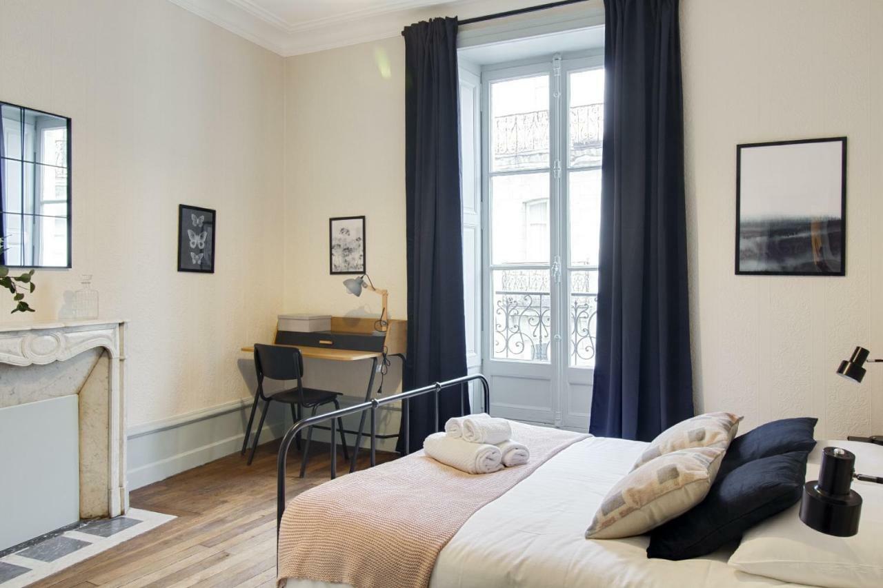 Sous Le Cedre - Au Coeur De Nantes Apartment Exterior photo